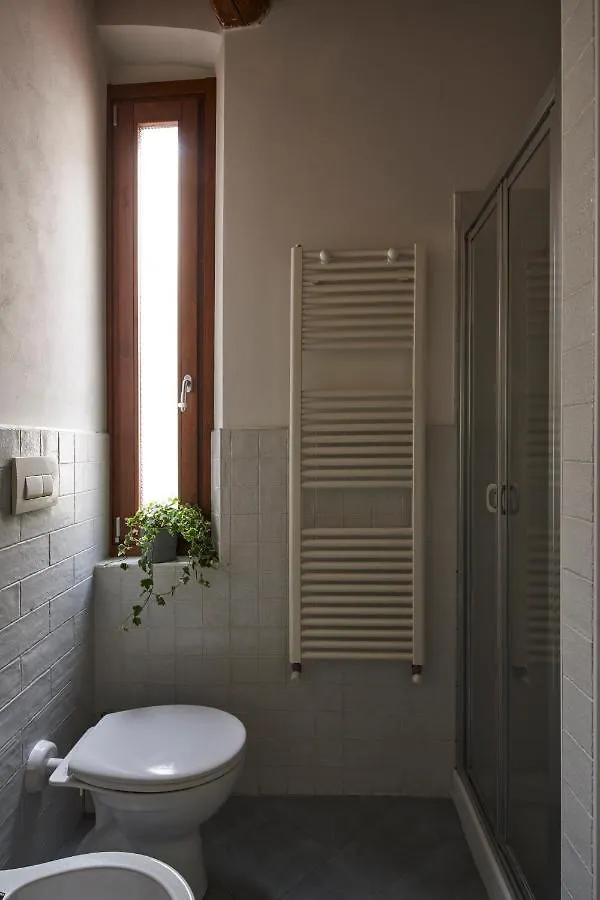 Cozy 1-Bedroom Apartment With Balcony In Florence Historic Center