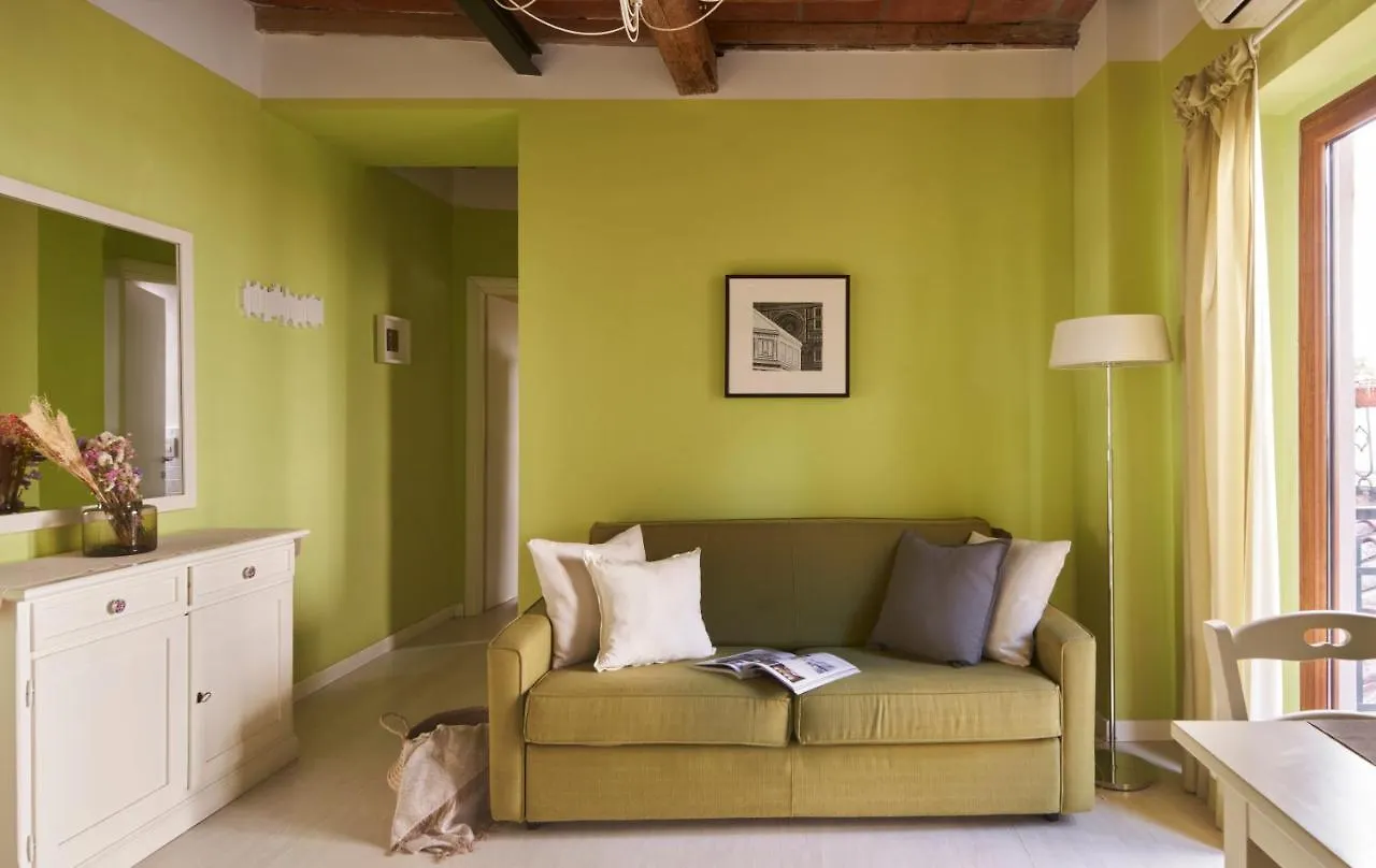 Cozy 1-Bedroom Apartment With Balcony In Florence Historic Center 0*,